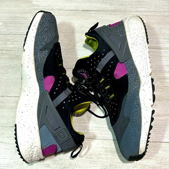 Nike Air Huarache Sneakers Shoes - Picture 7 of 12